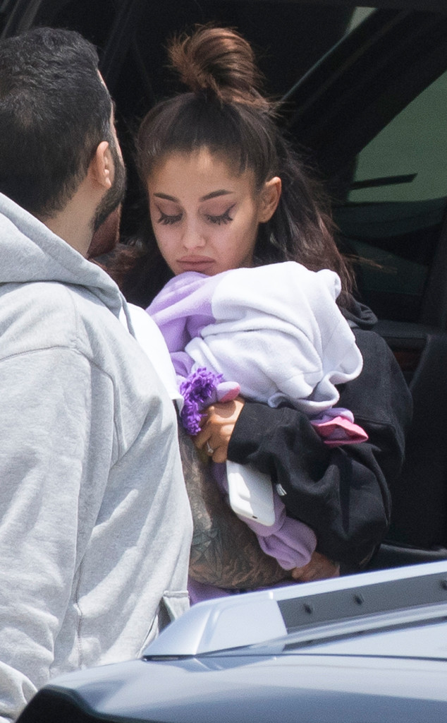 Ariana Grande Returns To Florida After Manchester Bombing E Online